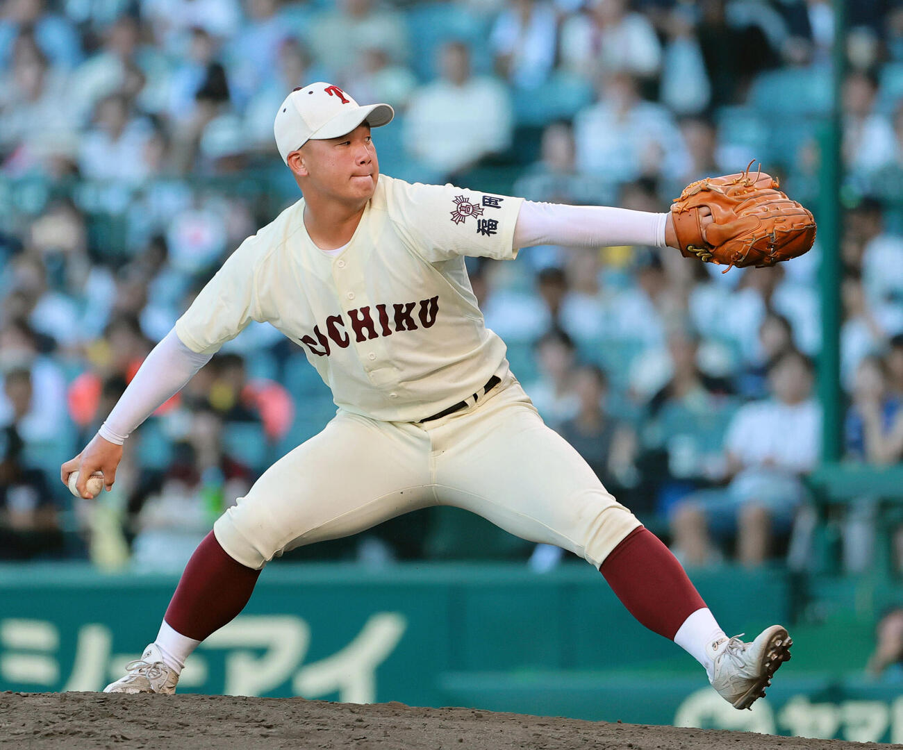 東筑対神村学園　6回裏に登板する東筑の加納迅（撮影・上山淳一）