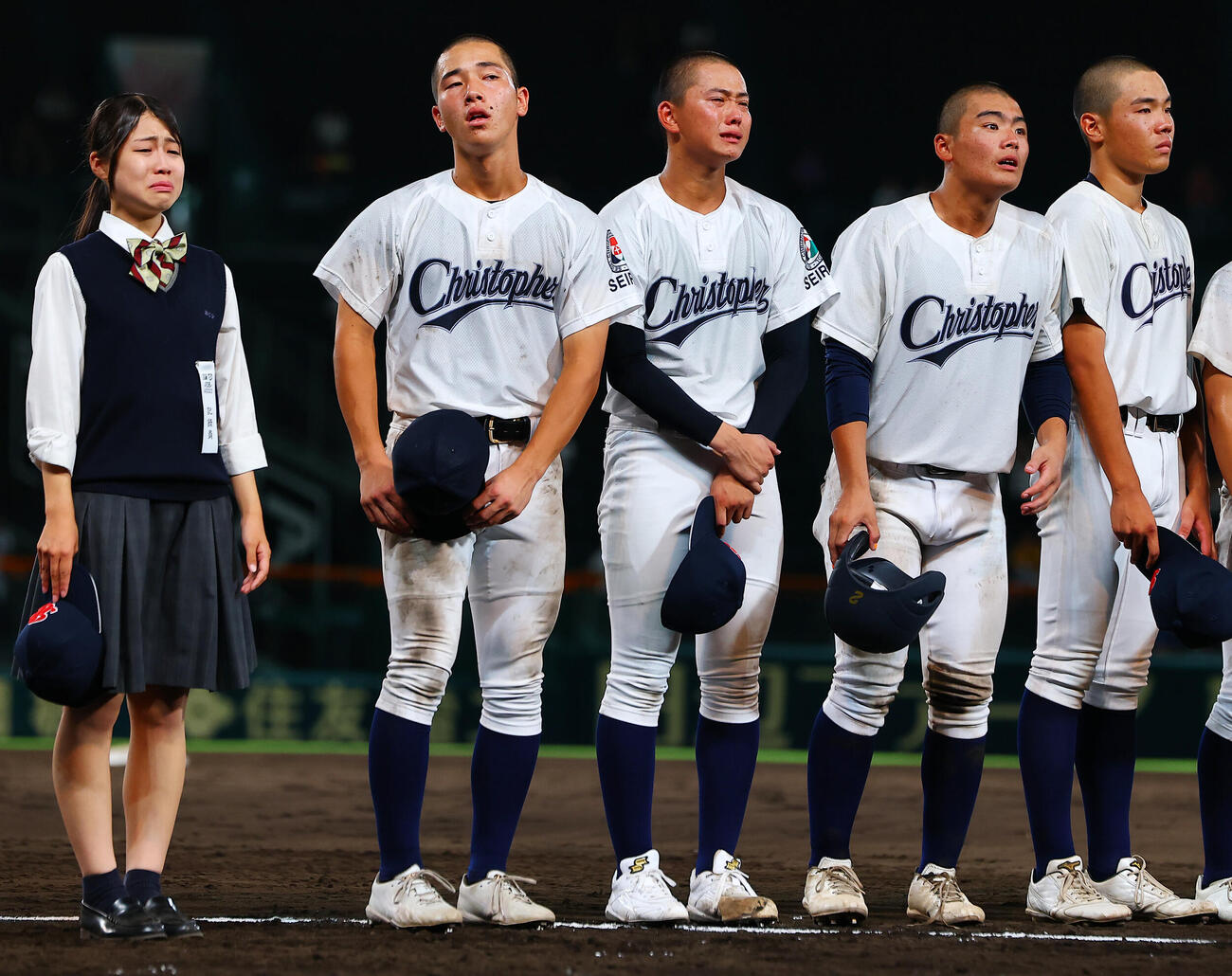 佐野日大対聖隷クリストファー　0－1で敗れ涙する高部陸（中央）ら聖隷クリストファーの選手たち（撮影・野上伸悟）
