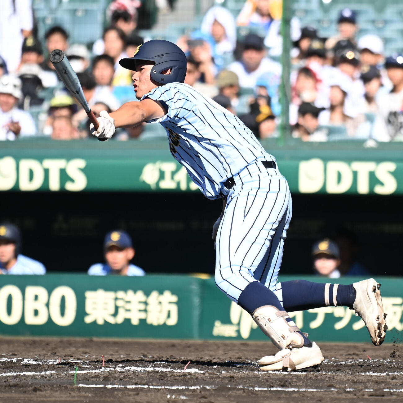 鶴岡東対東海大甲府　1回裏東海大甲府1死二塁　伊沢拓真は適時打を放つ（撮影・石井愛子）