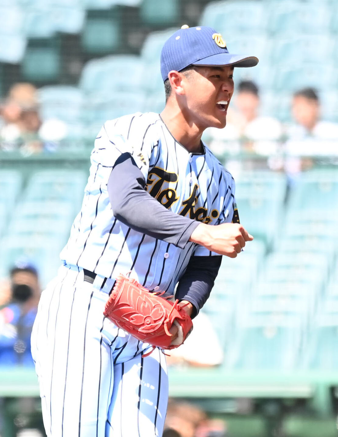 鶴岡東対東海大甲府　鶴岡東に勝利しガッツポーズをする村尾竜弦（撮影・石井愛子）