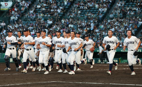 甲子園】熊本・有明の高見監督、劇的勝利で被災地へ力「小さい力だけど
