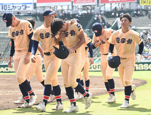 甲子園】青森山田・兜森監督「4回以降はもう防戦一方…ほっとしてます