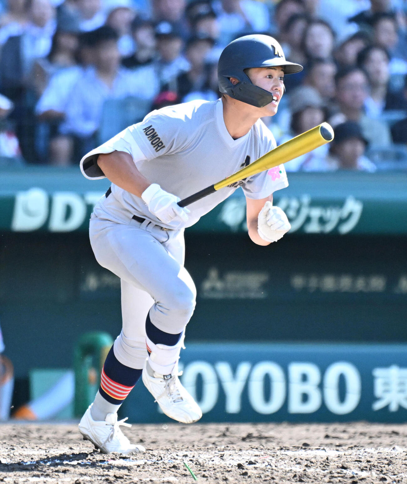 遊学館対青森山田　3回裏青森山田2死一、二塁、向井那々瀬は右適時打を放つ（撮影・石井愛子）