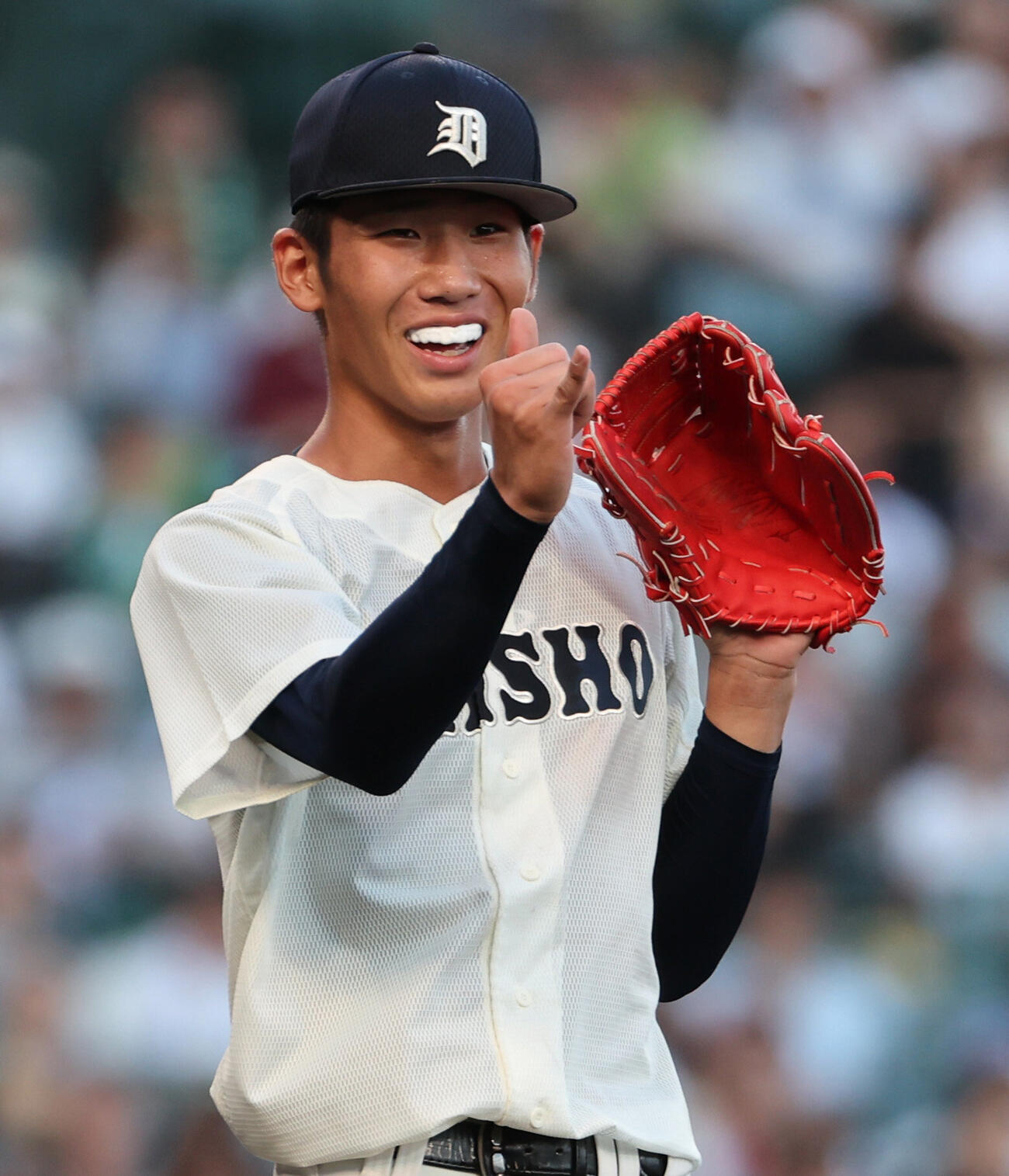 日本文理対大分商　9回2アウトとなり大分商平田玲翔は一塁手に笑顔（撮影・西尾就之）