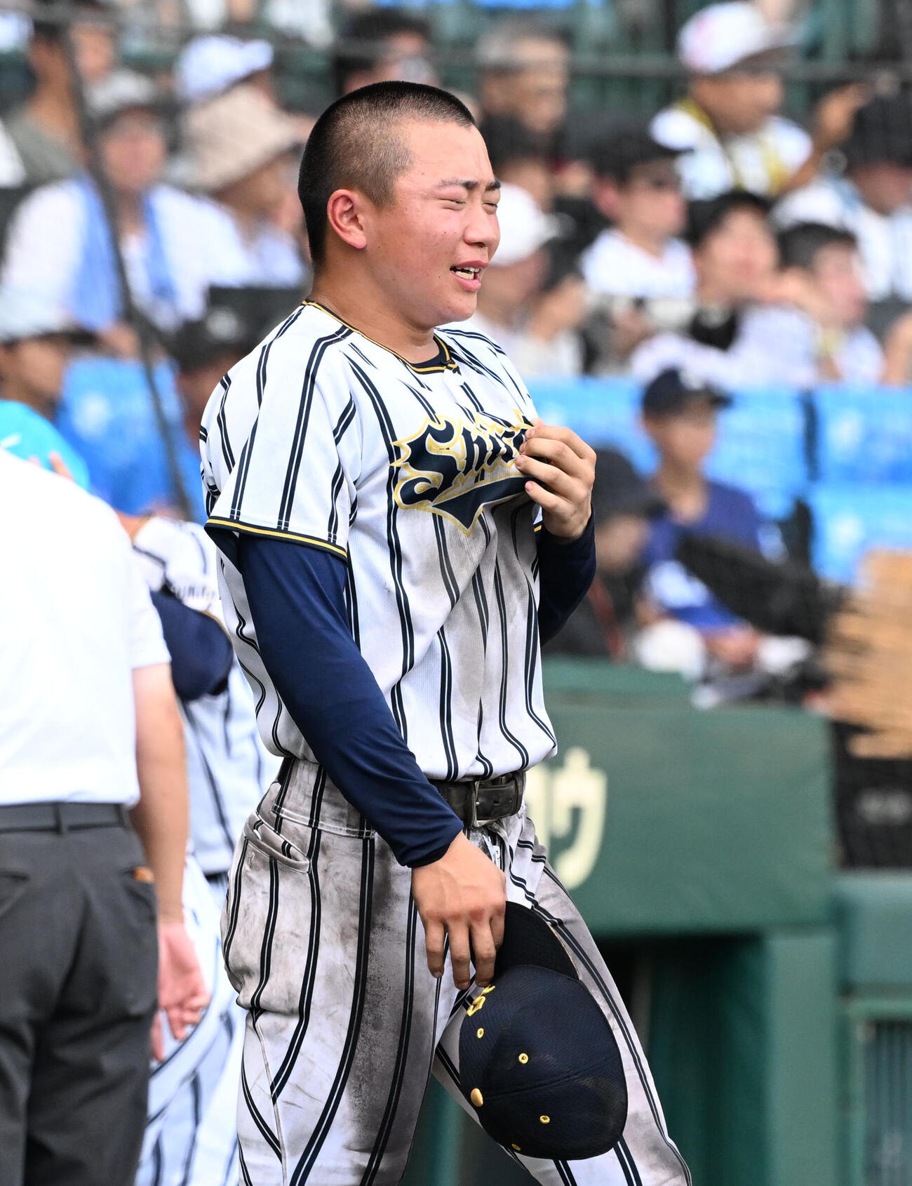東日本国際大昌平対白樺学園　東日本国際大昌平に負け肩を落とす白樺学園・後藤健（撮影・石井愛子）