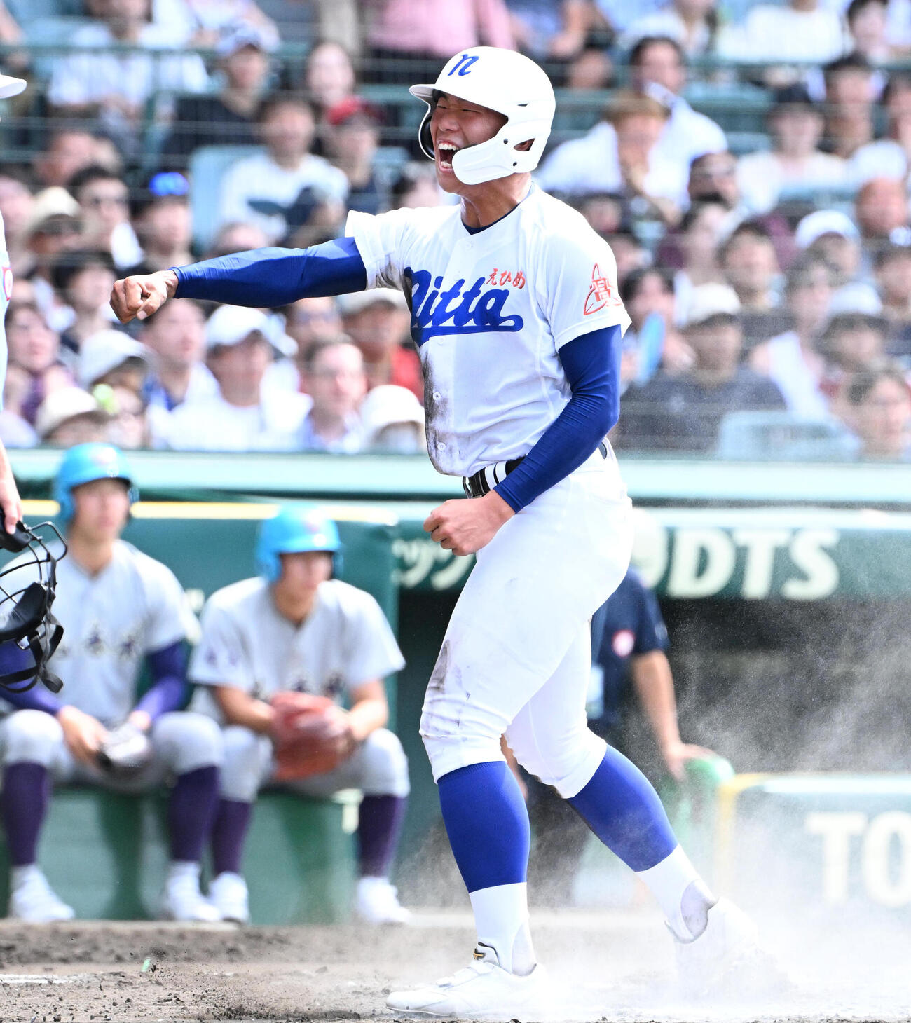 花巻東対新田　6回裏新田2死一、二塁、秋山祐太の適時打で生還する中野陸（撮影・石井愛子）