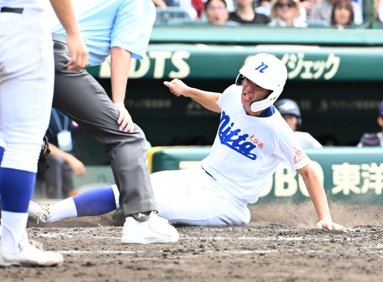 花巻東対新田　5回裏新田1死二、三塁、木下春空の犠飛で生還する秋山祐太（撮影・石井愛子）