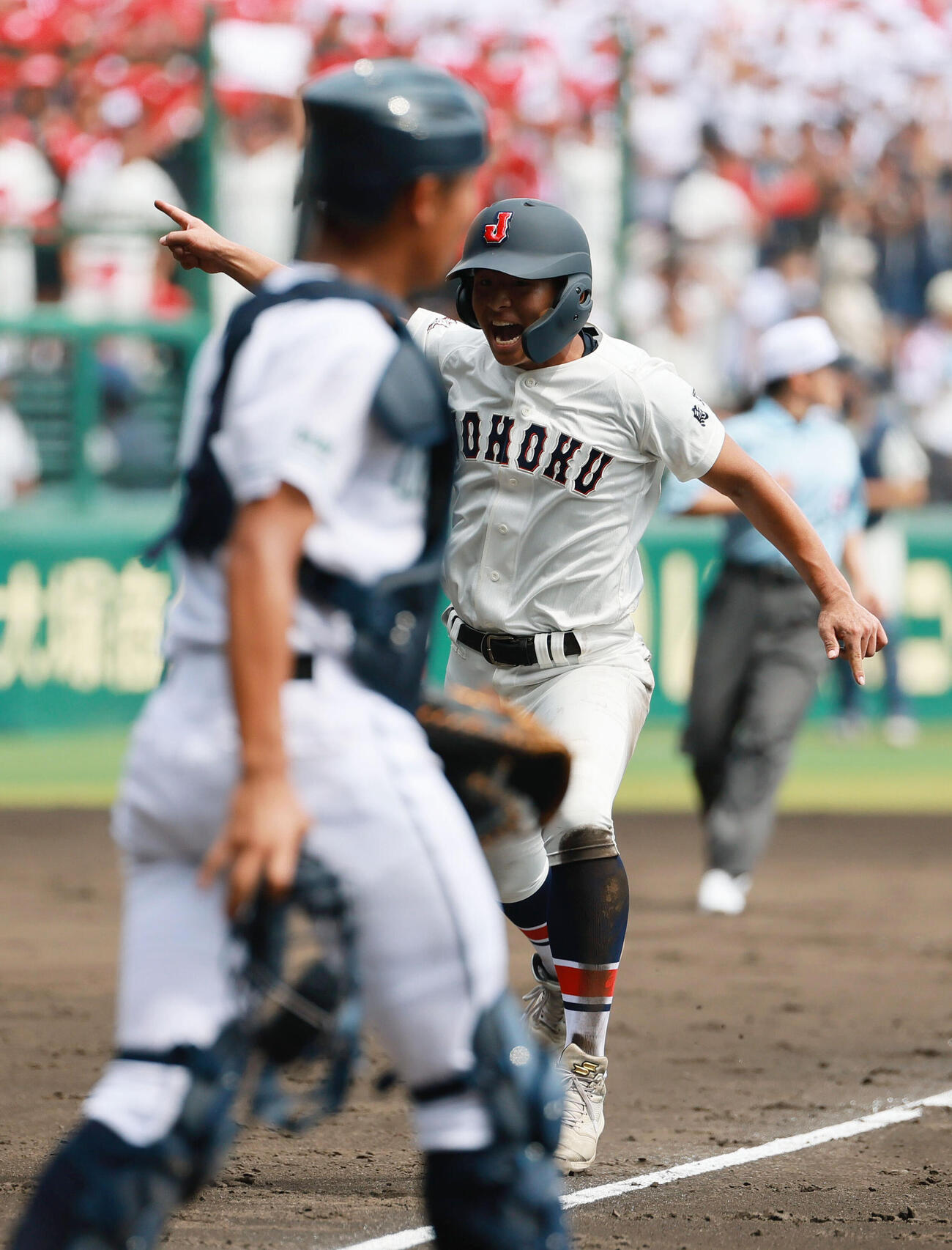 岡山学芸館対鳥取城北　3回裏鳥取城北2死三塁、三走谷優翔は山崎寛大の適時打で生還する（撮影・上山淳一）