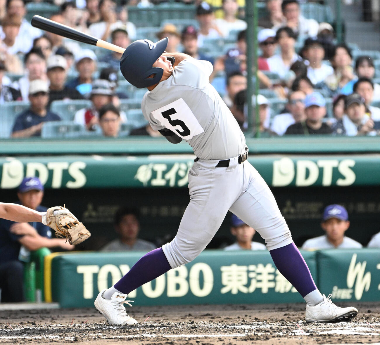 花巻東対新田　2回表花巻東無死、古城大翔は中安打を放つ（撮影・石井愛子）