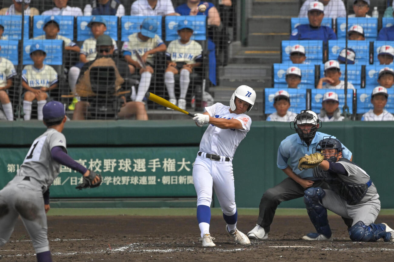 花巻東対新田　5回裏新田1死二、三塁、木下春空は犠飛を放つ