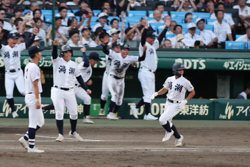 【甲子園】鳴門渦潮がサヨナラで18年ぶり白星　八王子実践とのタイブレーク制す