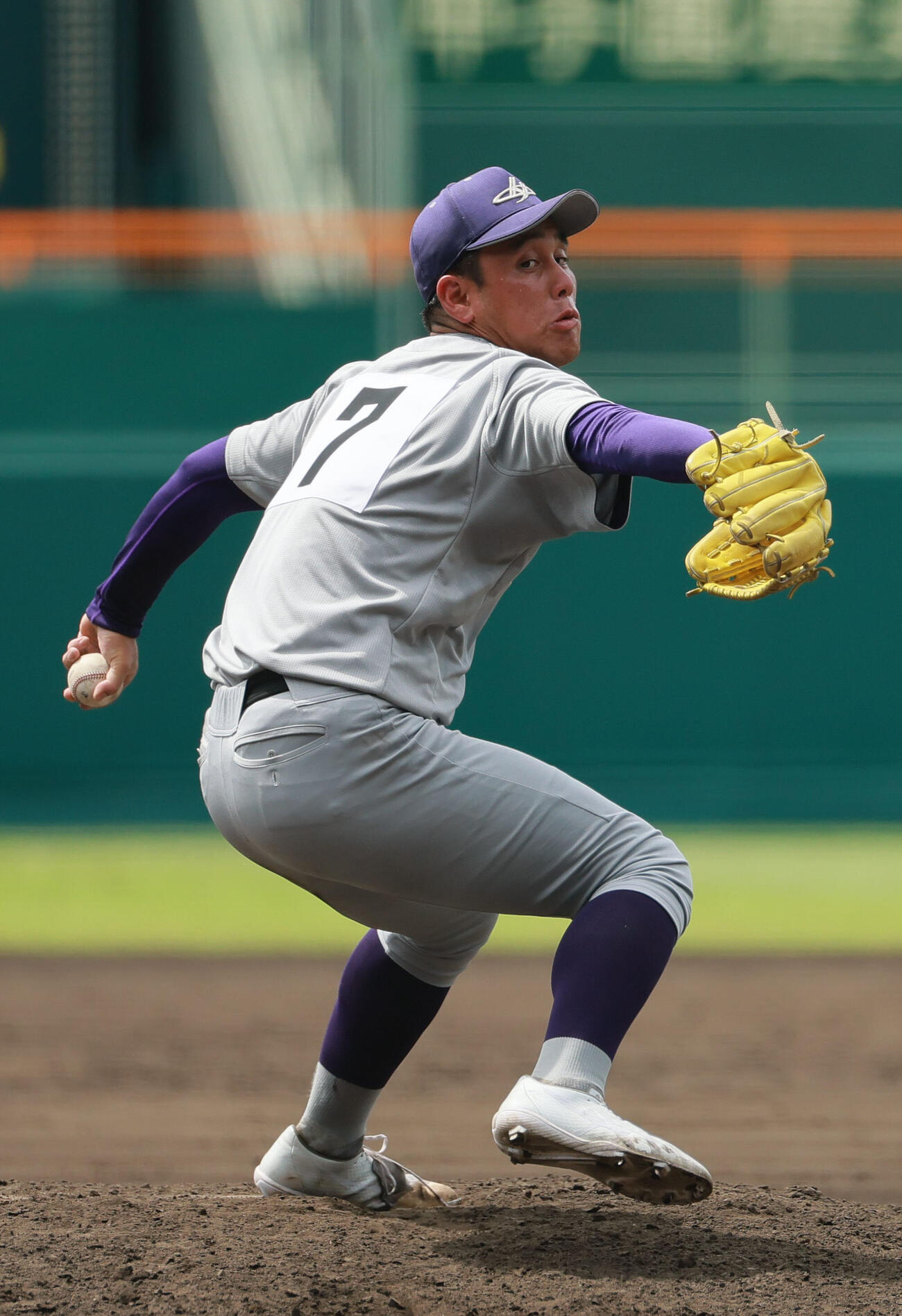 花巻東対新田　9回裏、力投する花巻東の赤間史弥（撮影・上山淳一）