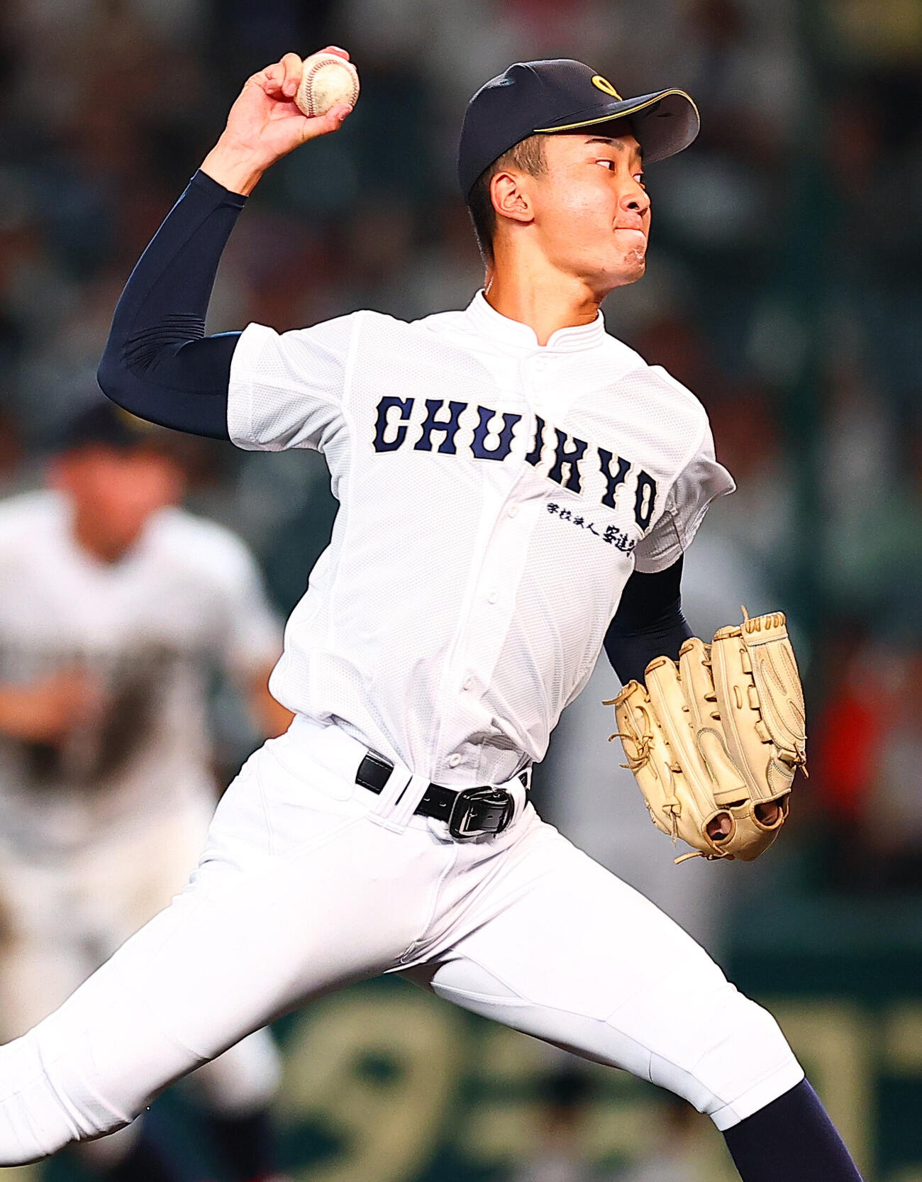 霞ケ浦対中京　力投する中京・西岡海心（撮影・野上伸悟）