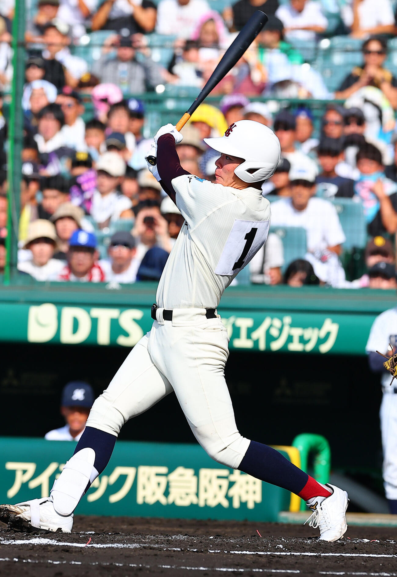 明徳義塾対日南学園　1回裏日南学園2死、三塁打を放つ田中皐晴（撮影・野上伸悟）