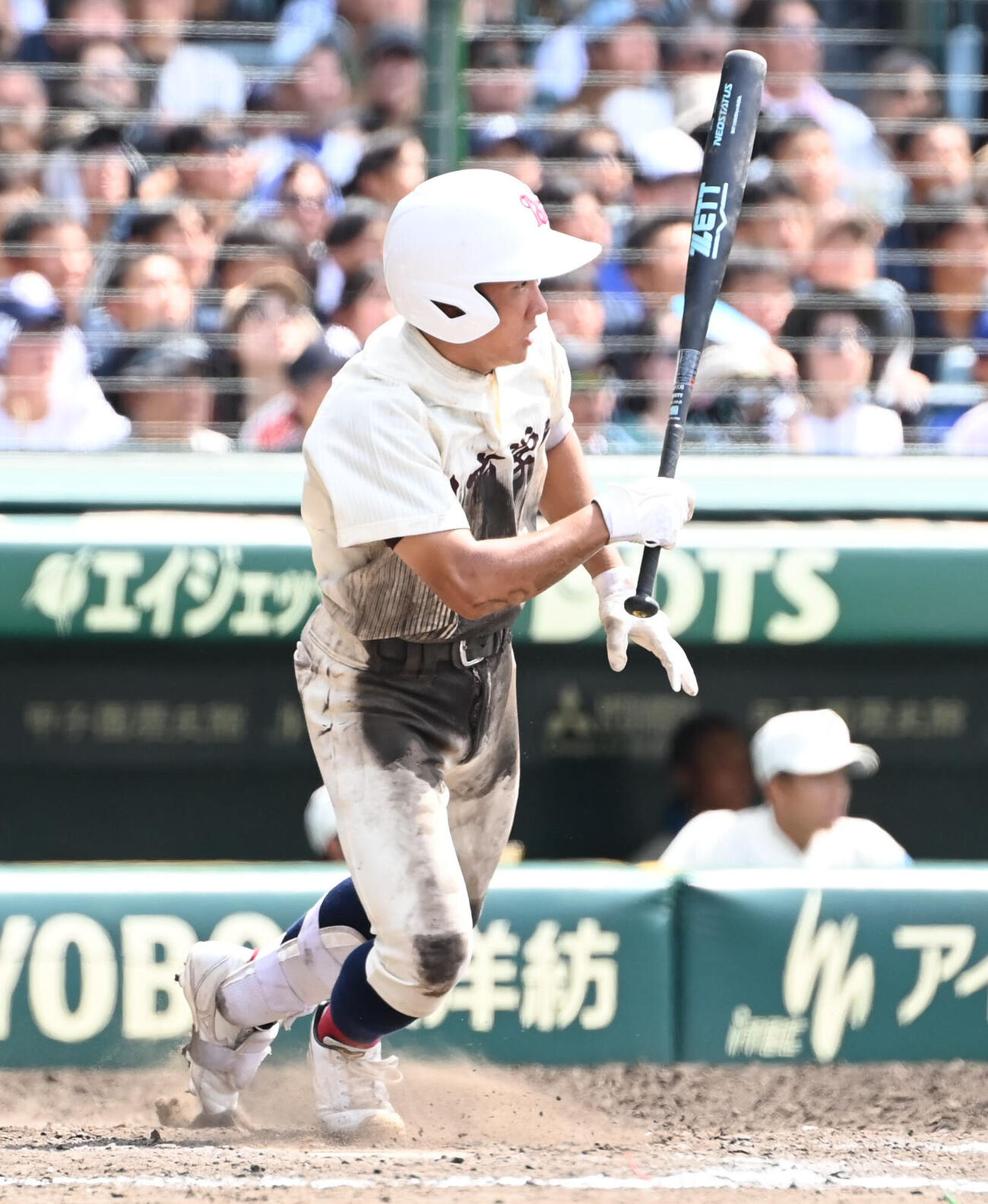 明徳義塾対日南学園　9回裏日南学園2死一、二塁、豊丸蒼大は適時打を放つ（撮影・石井愛子）