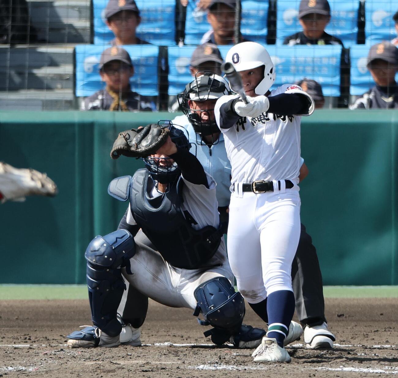 横浜－沖縄尚学　五回裏沖縄尚学＝横浜＝阪神甲子園球場、猪飼健史撮影