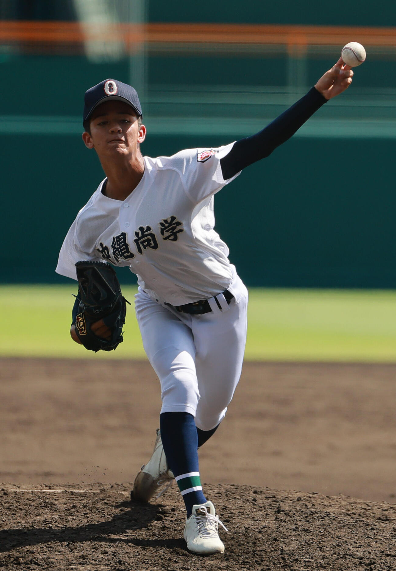 横浜対沖縄尚学　4回表に登板する沖縄尚学の久高大瑚（撮影・上山淳一）