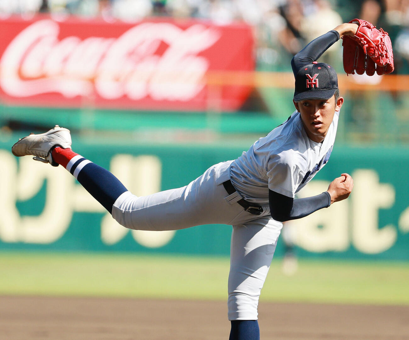 横浜対沖縄尚学　6回、力投する横浜エース織田翔希（撮影・上山淳一）