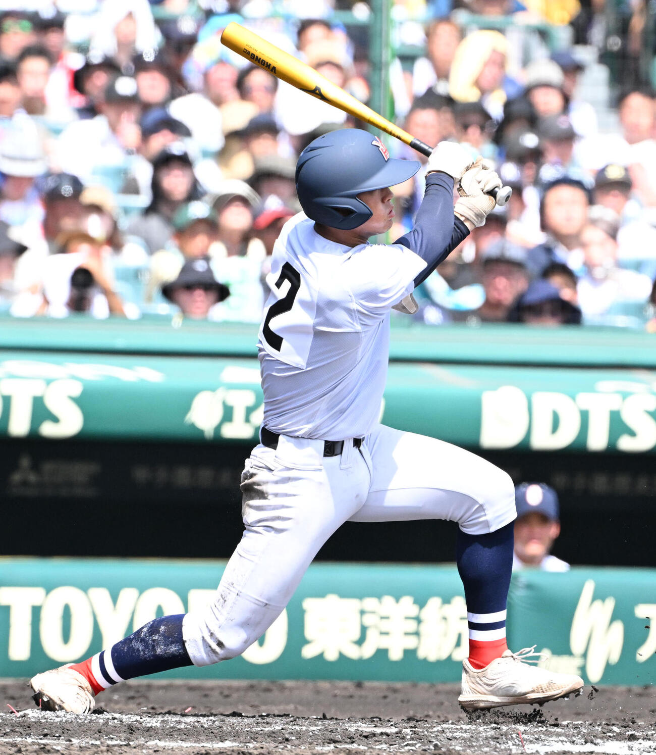 横浜対沖縄尚学　2回表横浜2死二塁、脇山魁音は先制適時打を放つ（撮影・石井愛子）