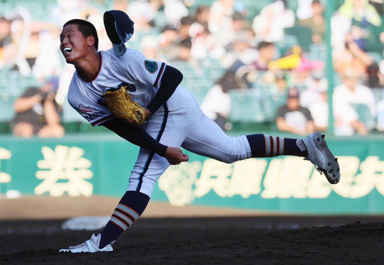 高川学園対高岡商　完投勝利を挙げた高川学園・木下瑛二（撮影・宮崎幸一）