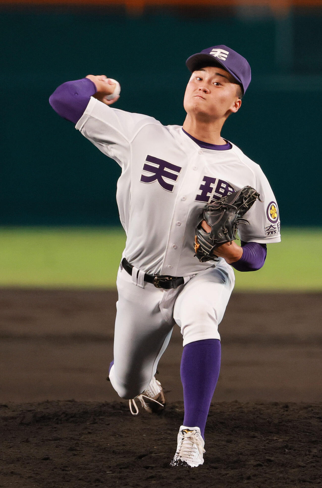 天理対福山　力投する天理先発の長尾亮大（撮影・上山淳一）