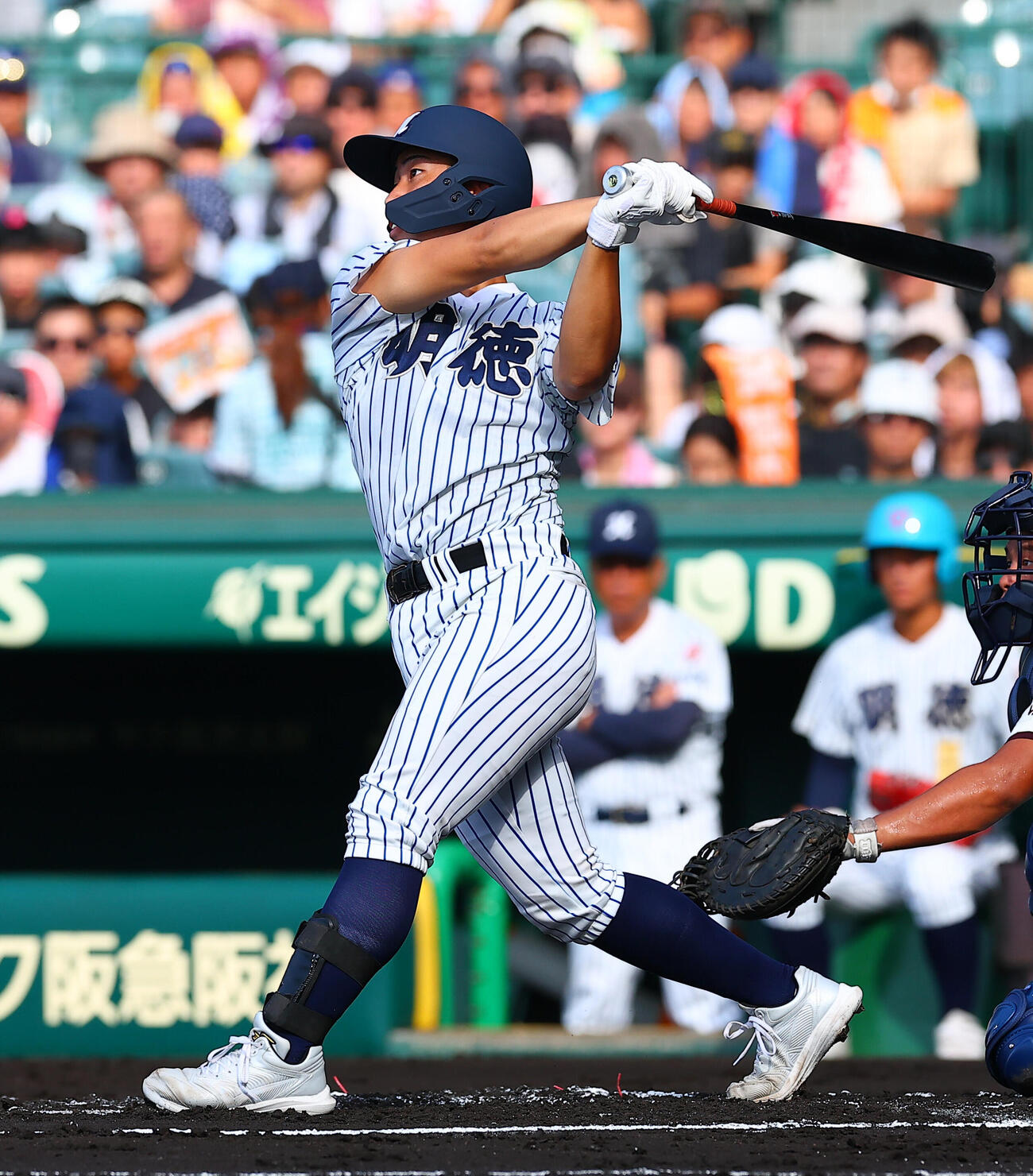 明徳義塾対日南学園　1回表明徳義塾2死二塁、先制適時安打を放つ里山楓馬（撮影・野上伸悟）