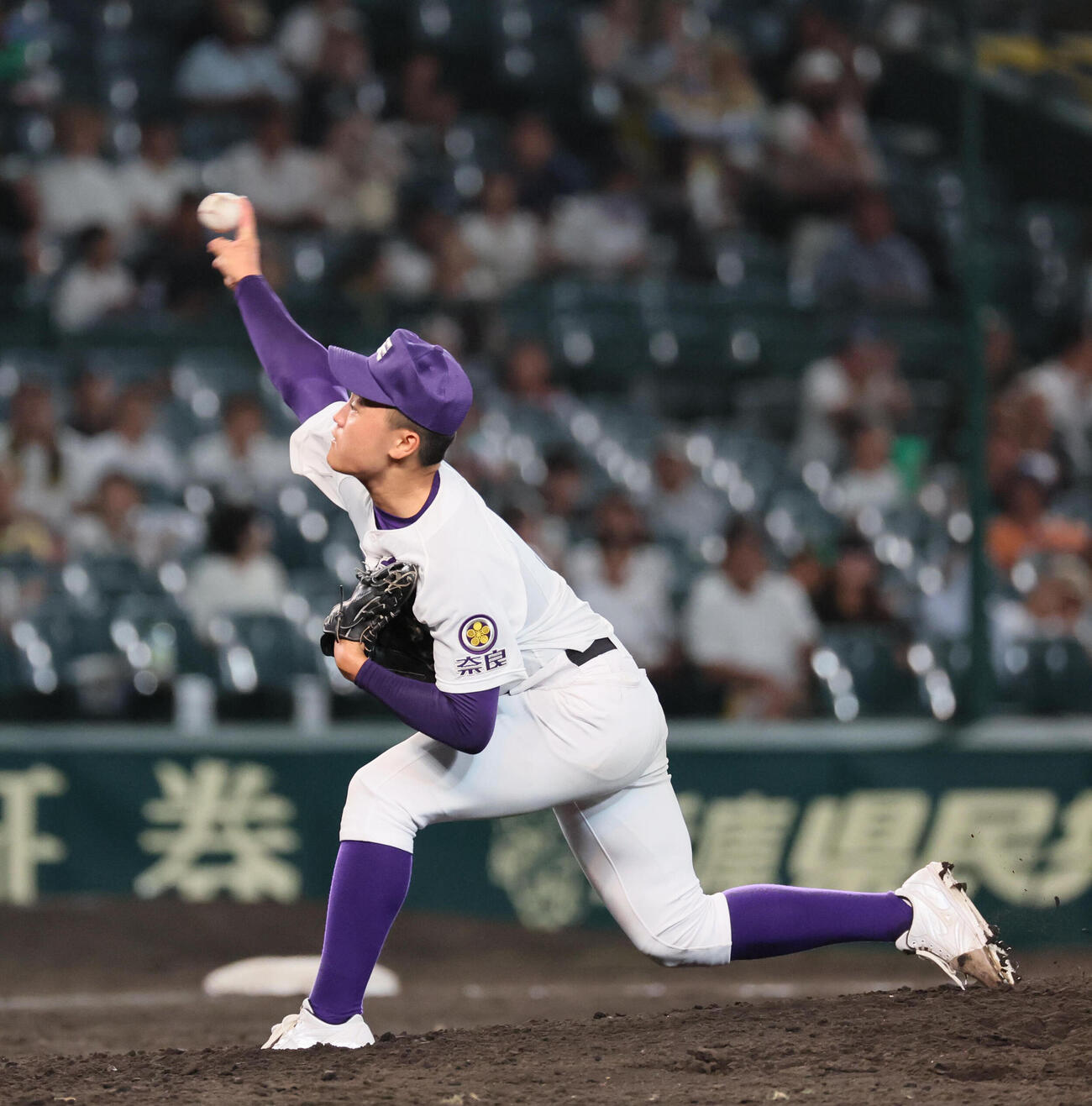 天理対福山　完投勝利を挙げた天理・長尾亮大（撮影・宮崎幸一）