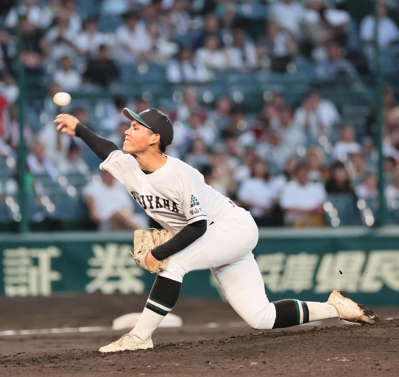 天理対福山　福山先発の来山凌也（撮影・宮崎幸一）
