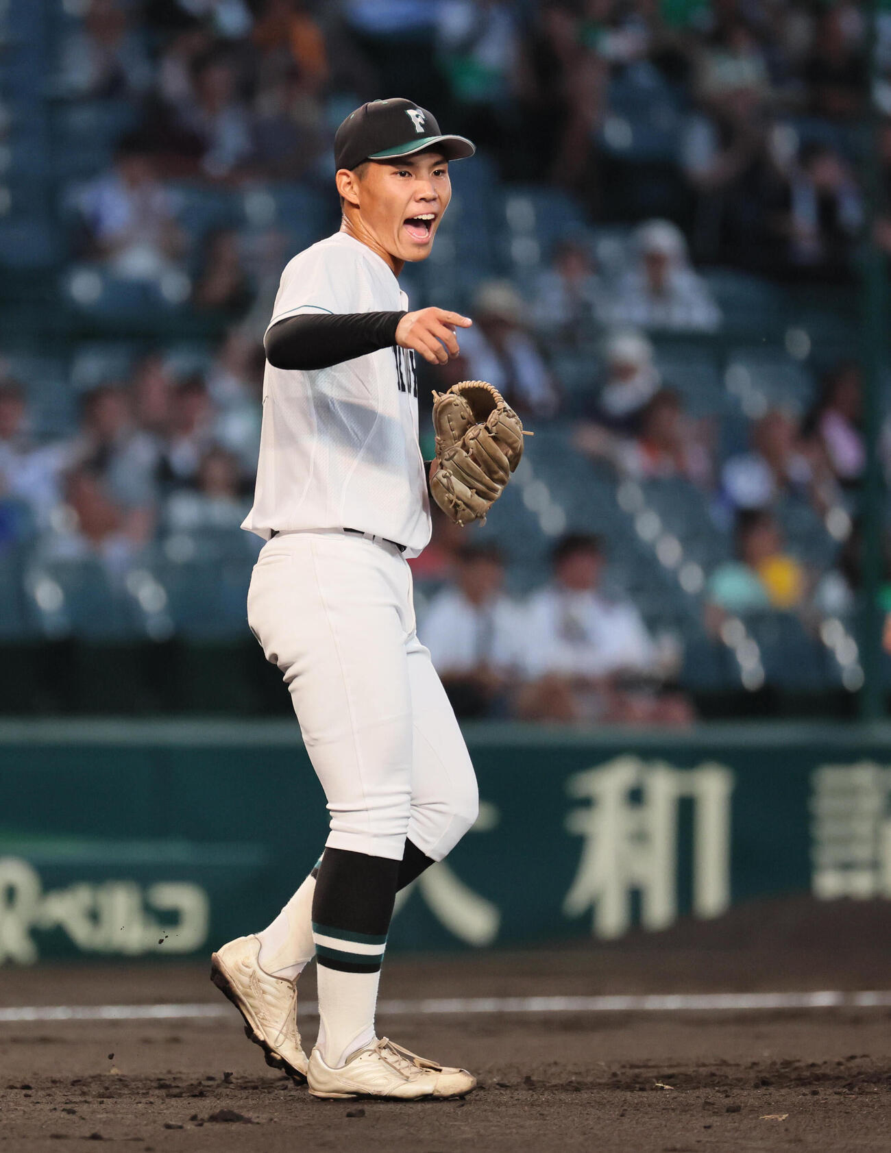 天理対福山　初回を無失点に抑えた福山先発の来山凌也（撮影・宮崎幸一）