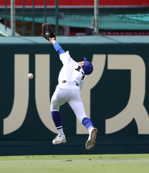 甲子園】敦賀気比4年ぶり白星 57年ぶり出場の横手に快勝 13安打10点