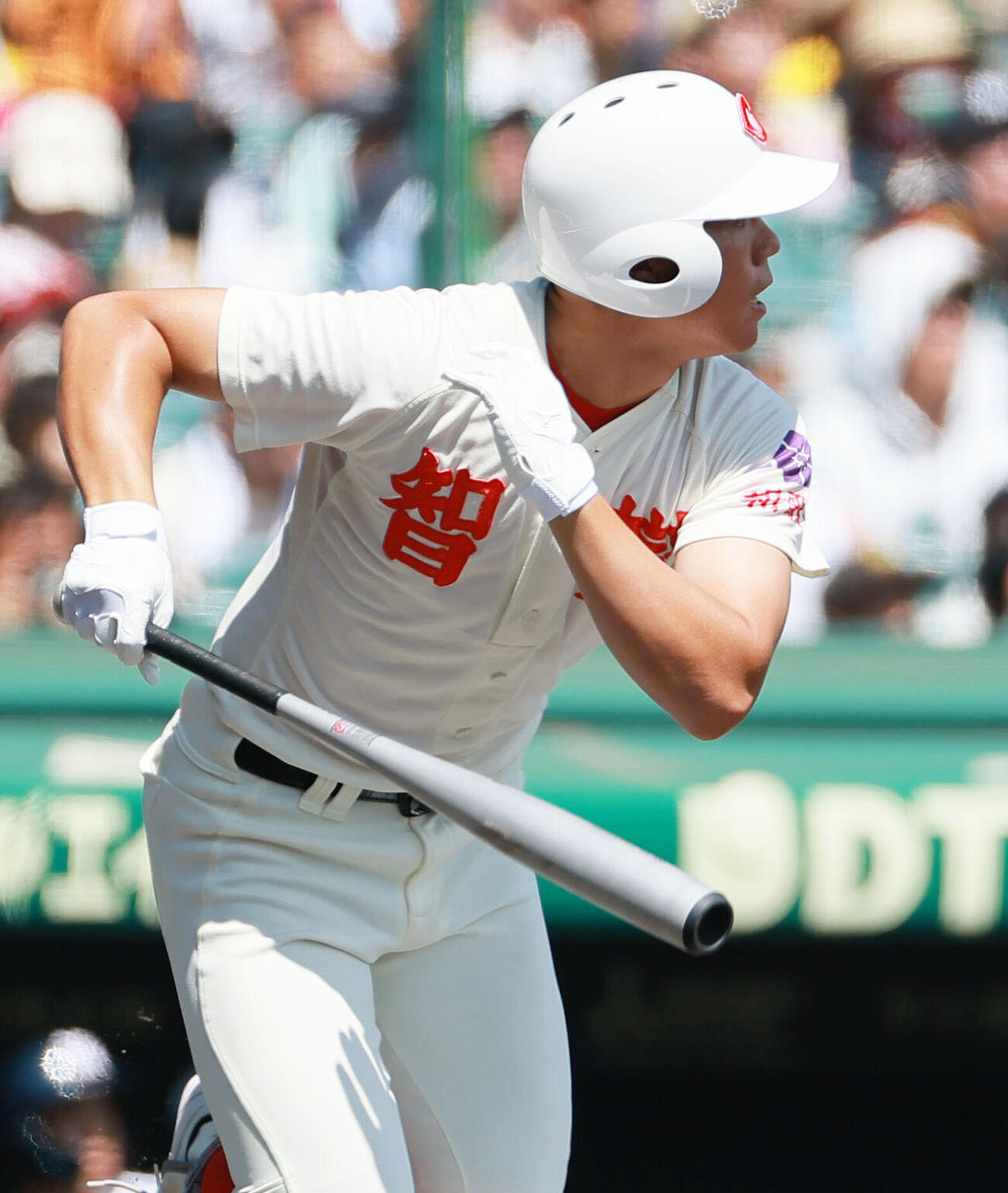 智弁和歌山対社　1回表智弁和歌山2死、井本陽太は二塁打を放つ（撮影・上山淳一）