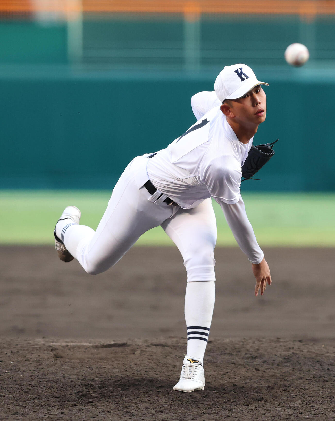 履正社対享栄　履正社戦に3番手で力投する享栄・坂本亮太（撮影・白石智彦）