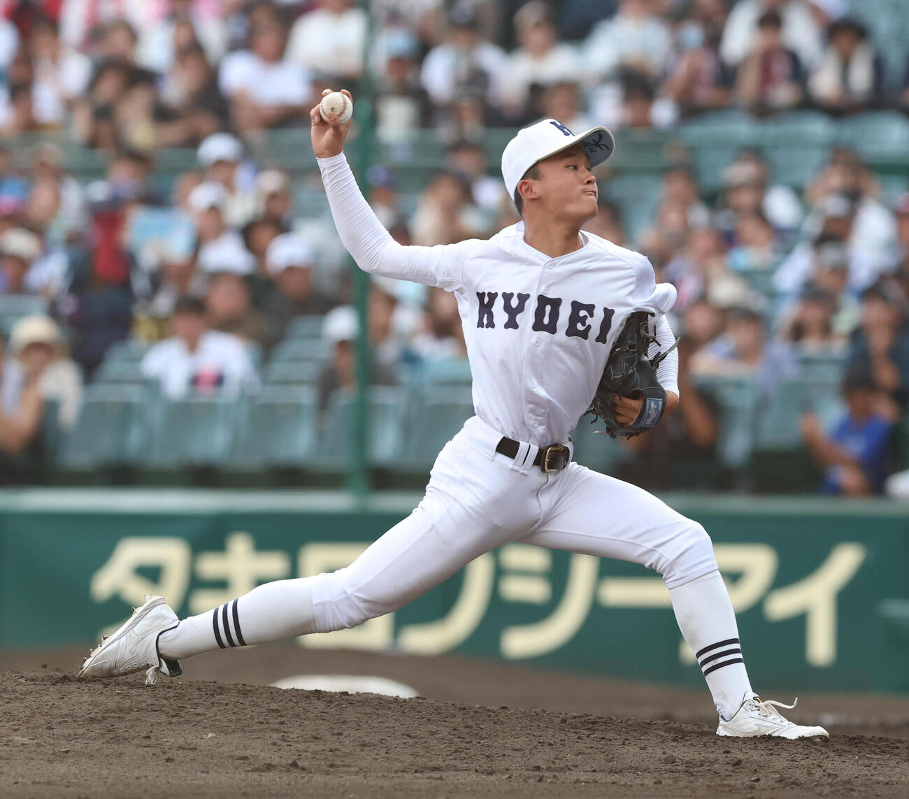 履正社対享栄　履正社戦に2番手で力投する享栄・上江滝拓未（撮影・白石智彦）