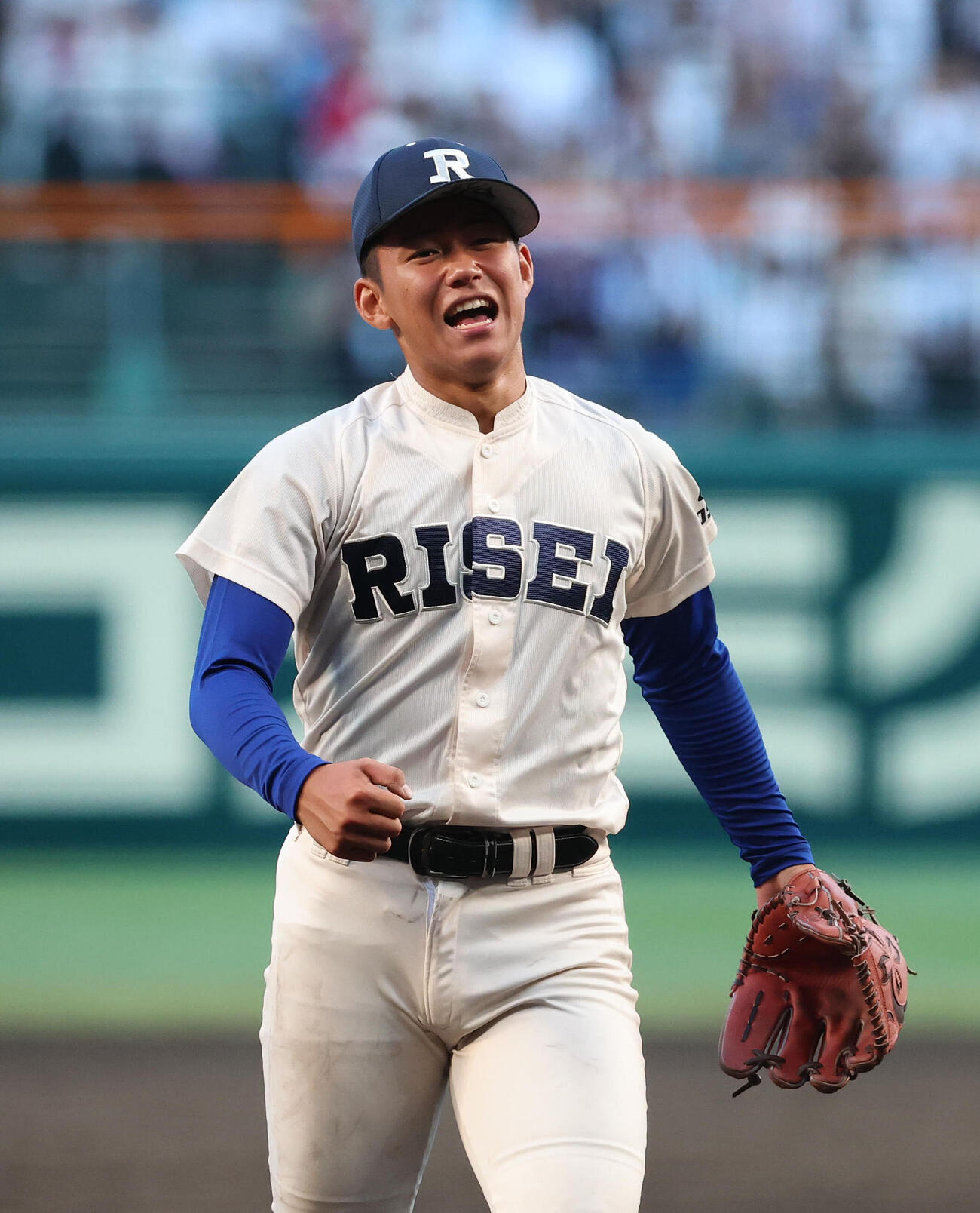 履正社対享栄　9回裏享栄2死一塁、大森皓太を見逃し三振にし笑顔を見せるる履正社・木村颯（撮影・白石智彦）