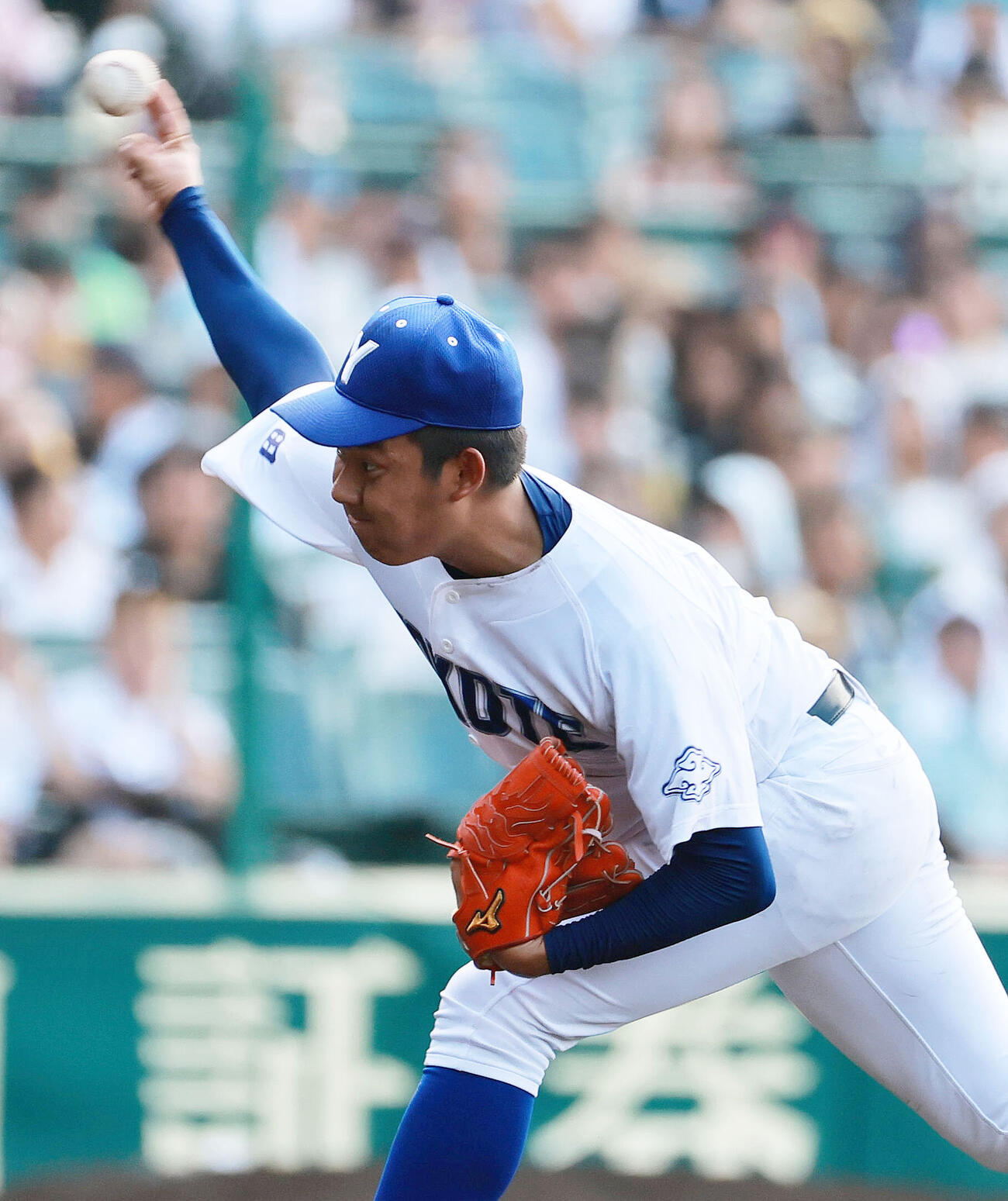 敦賀気比対横手　4回表、力投する横手エース佐藤宙斗（撮影・上山淳一）