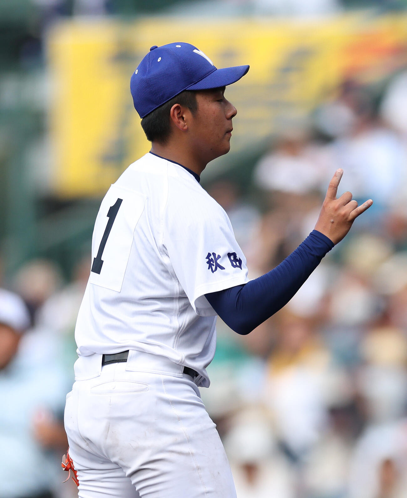 敦賀気比対横手　4回表敦賀気比2死二塁、辻琉成に適時二塁打を許す横手・佐藤宙斗（撮影・河田真司）