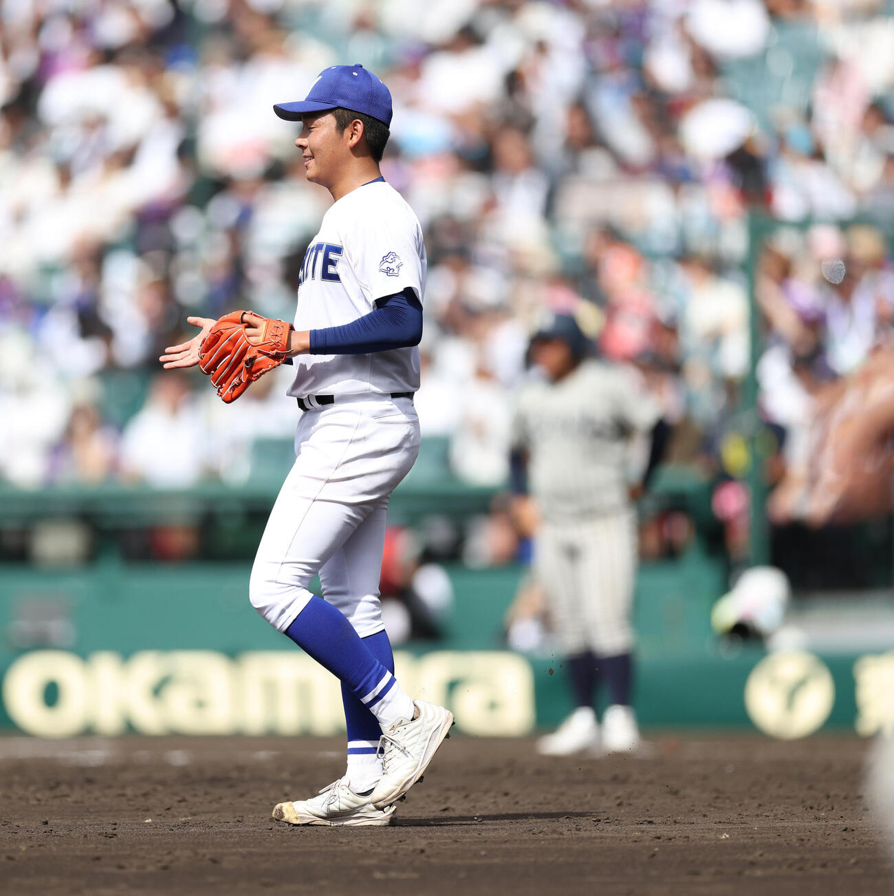 敦賀気比対横手　5回表敦賀気比1死二、三塁、佐藤功亮に2点適時二塁打を許す佐藤宙斗（撮影・河田真司）