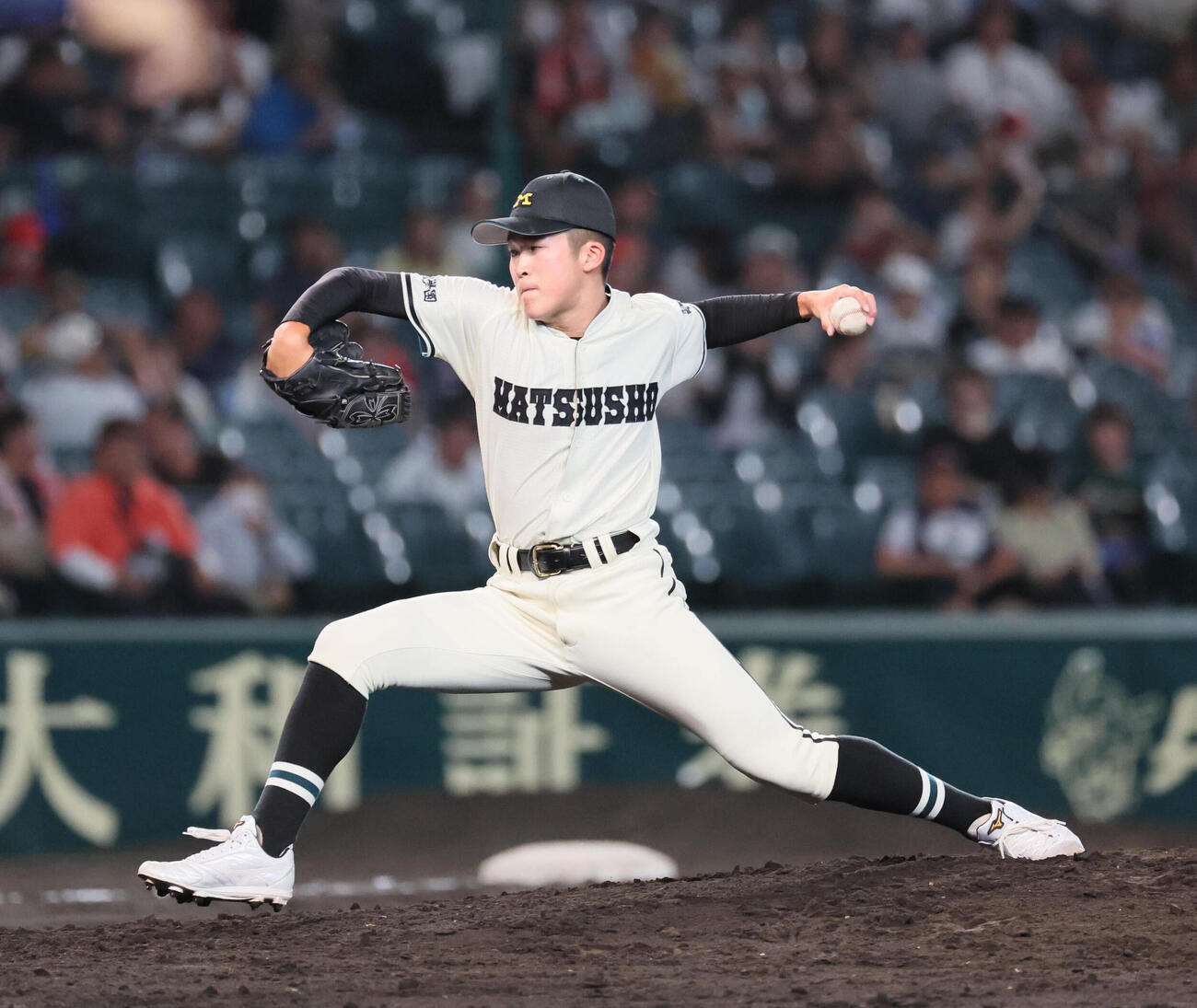 松商学園対三重　松商学園2番手の佐藤大牙（撮影・宮崎幸一）