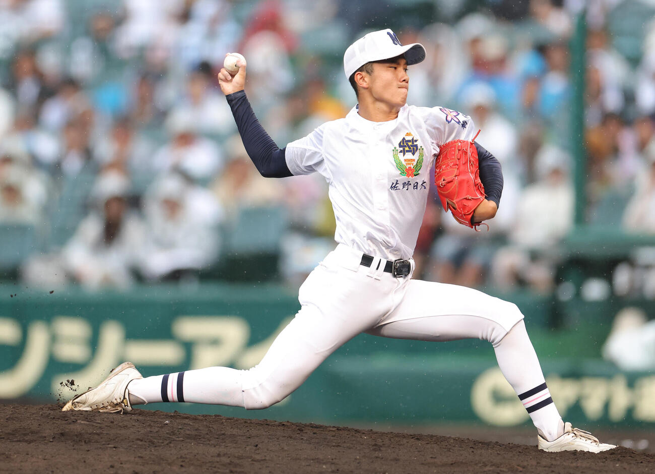 佐野日大対神村学園　5回裏、力投する佐野日大・鈴木有（撮影・河田真司）