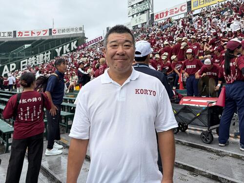 【甲子園】元ヤクルト、楽天で拓大紅陵の飯田哲也コーチがアルプスで応援「楽しくやってくれた」