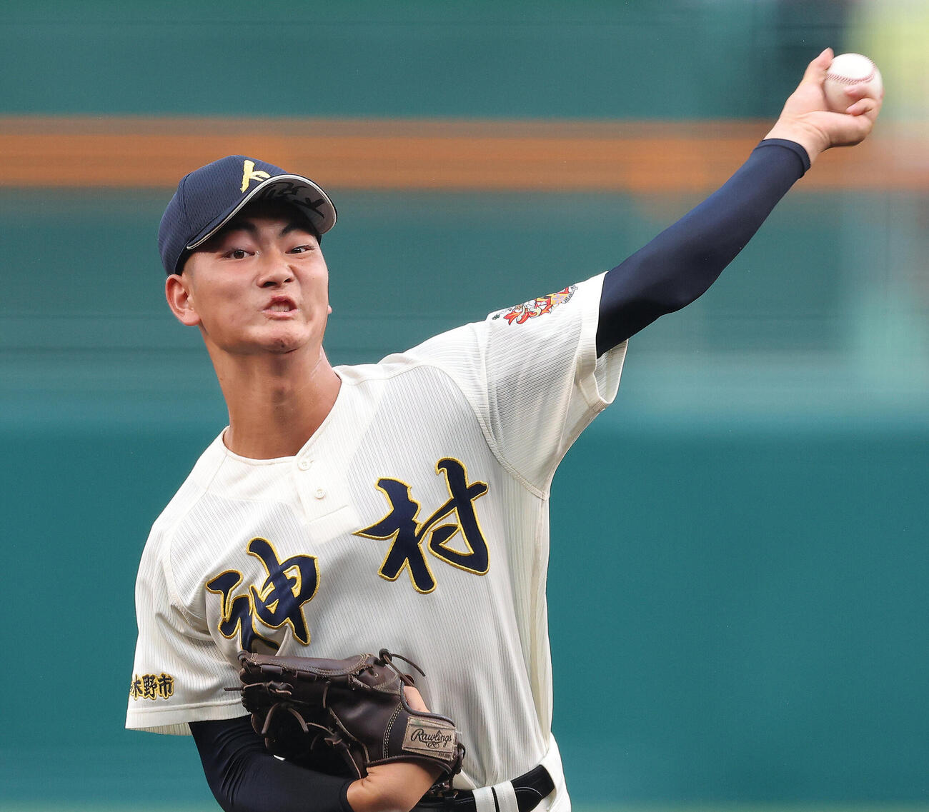 佐野日大対神村学園　2回表、力投する神村学園・松永遙人（撮影・河田真司）