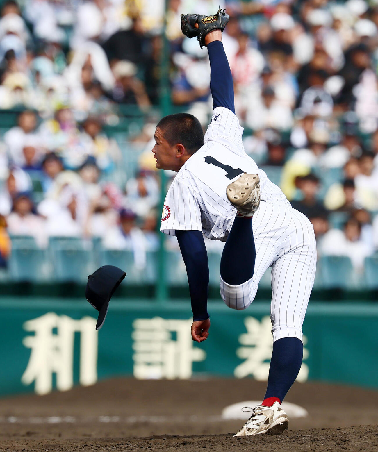 長崎日大対有明　9回表、長崎日大打線相手に好投を見せる有明の斉藤遼汰郎（撮影・加藤哉）
