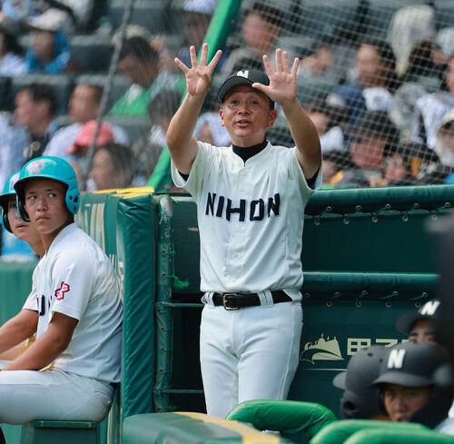 【甲子園】長崎日大・平山監督「もうちょっとこの子たちと一緒に…」九州勢対決で逆転負け