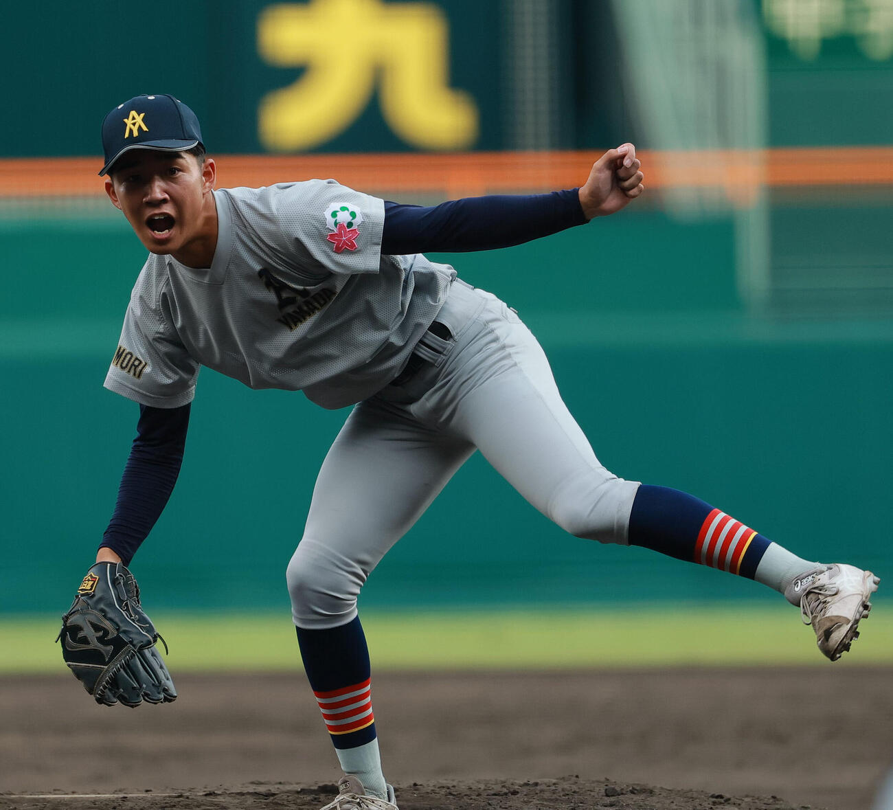 青森山田対東日本国際大昌平　5回途中、青森山田3番手で登板する川久保昂直（撮影・上山淳一）