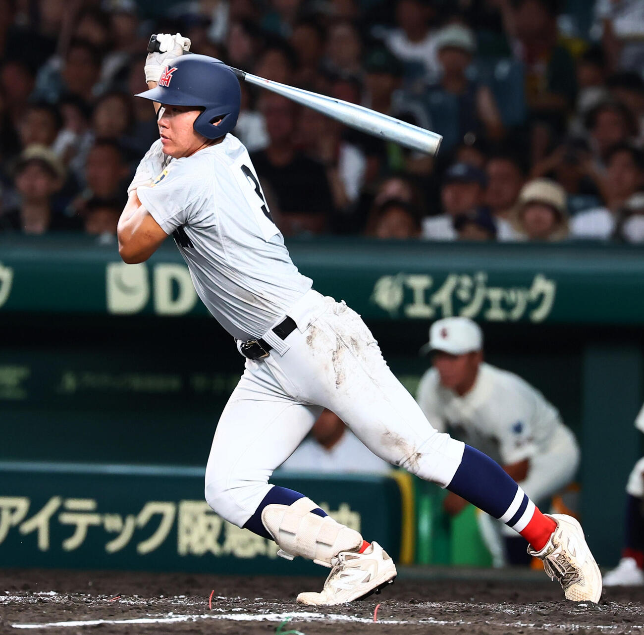 横浜対日南学園　3回表横浜1死二塁、小野舜友は先制中前適時打を放つ（撮影・加藤哉）