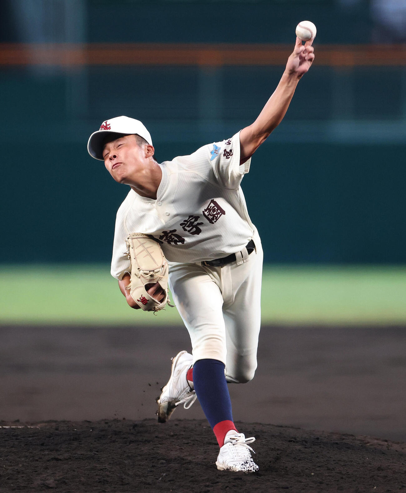 横浜対日南学園　2回表、力投する日南学園・谷口銀次郎（撮影・河田真司）