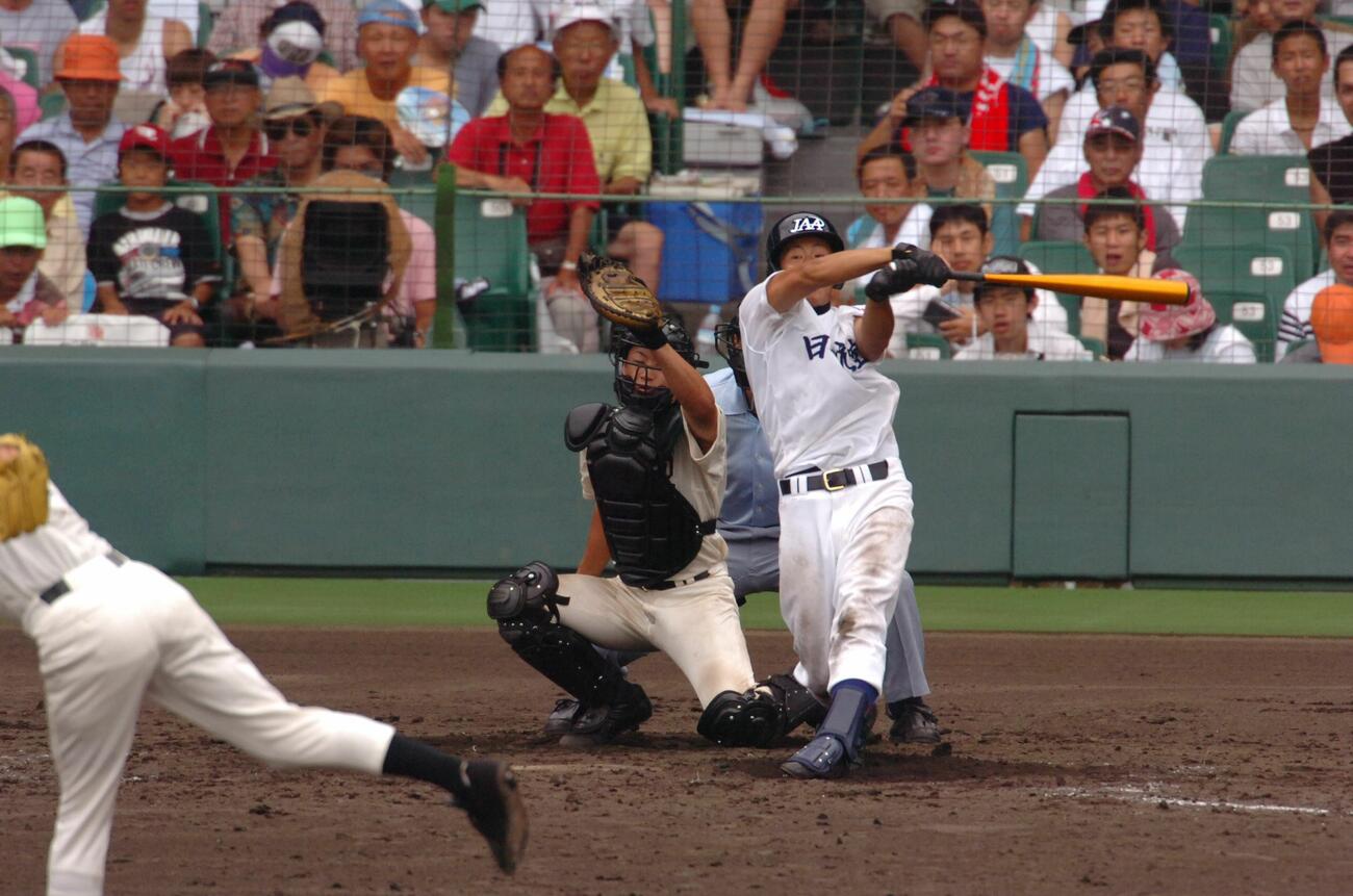 第87回全国高校野球選手権大会・3回戦　駒大苫小牧対日本航空　6回表（日本航空）無死満塁、向井友崇は三振に倒れる。投手・田中将大（2005年8月15日撮影）