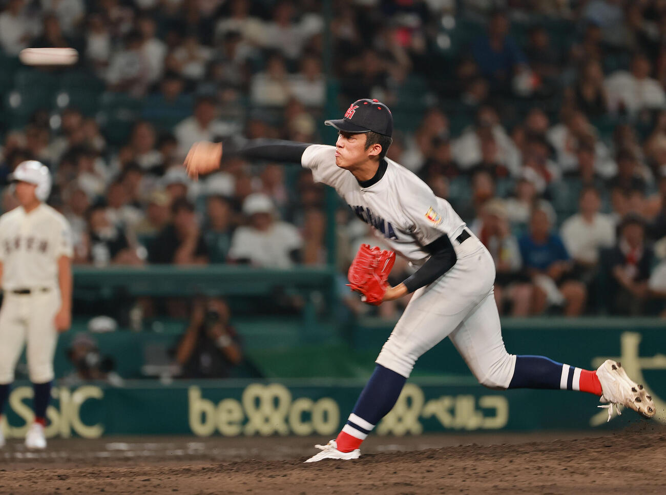 横浜対日南学園　8回裏日南学園1死、156キロマークする横浜・織田翔希（撮影・上山淳一）
