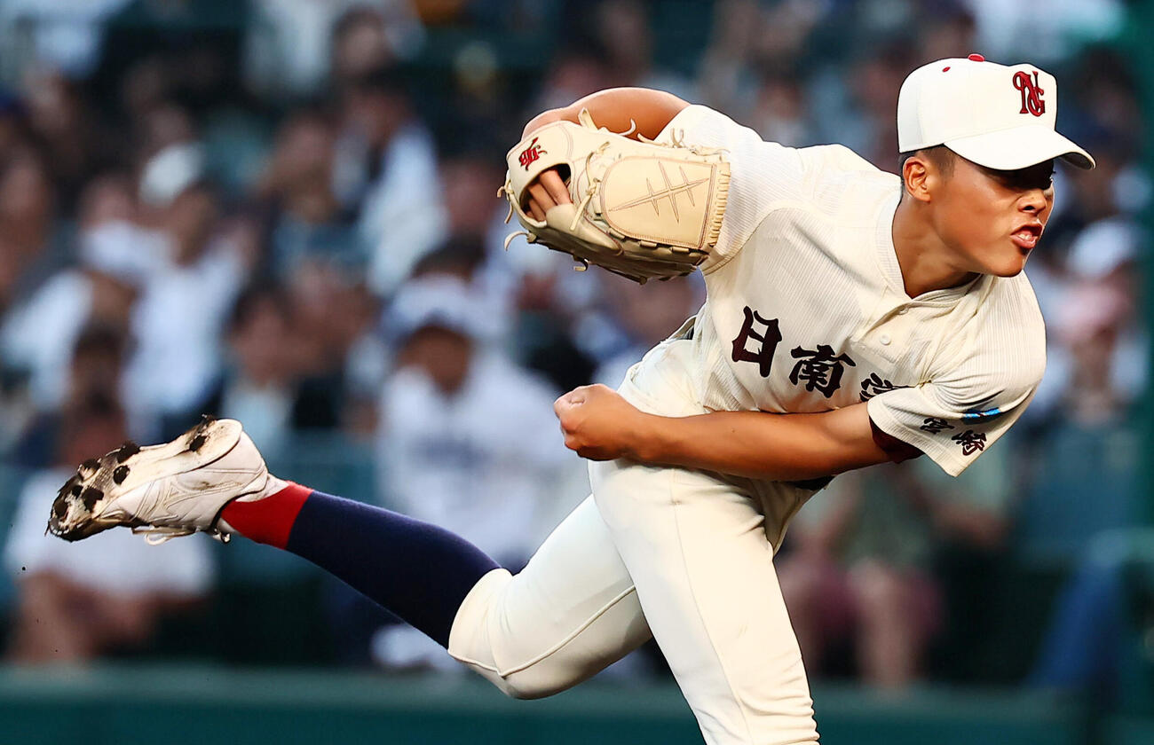 横浜対日南学園　横浜戦に先発する日南学園の谷口銀次郎（撮影・加藤哉）