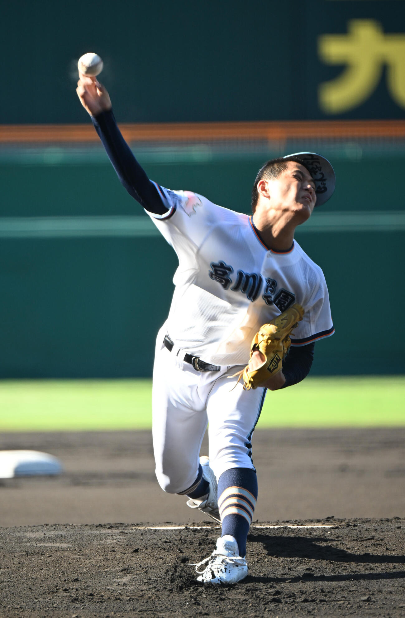 天理対高川学園　　先発する高川学園・木下瑛二（撮影・和賀正仁）